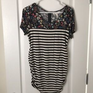 Like-new maternity top